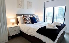 Balcony, Waterfront, En-Suite, Roof Terrace, Yogo Exercise Studio, City Views Salford Manchester Apartment